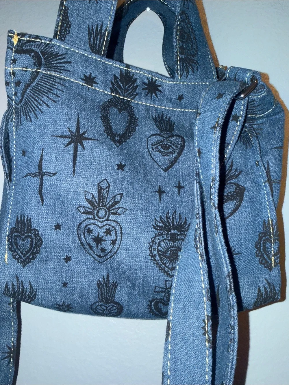 Hija de tu Madre Blue Canvas Heart Print Crossbody Bag